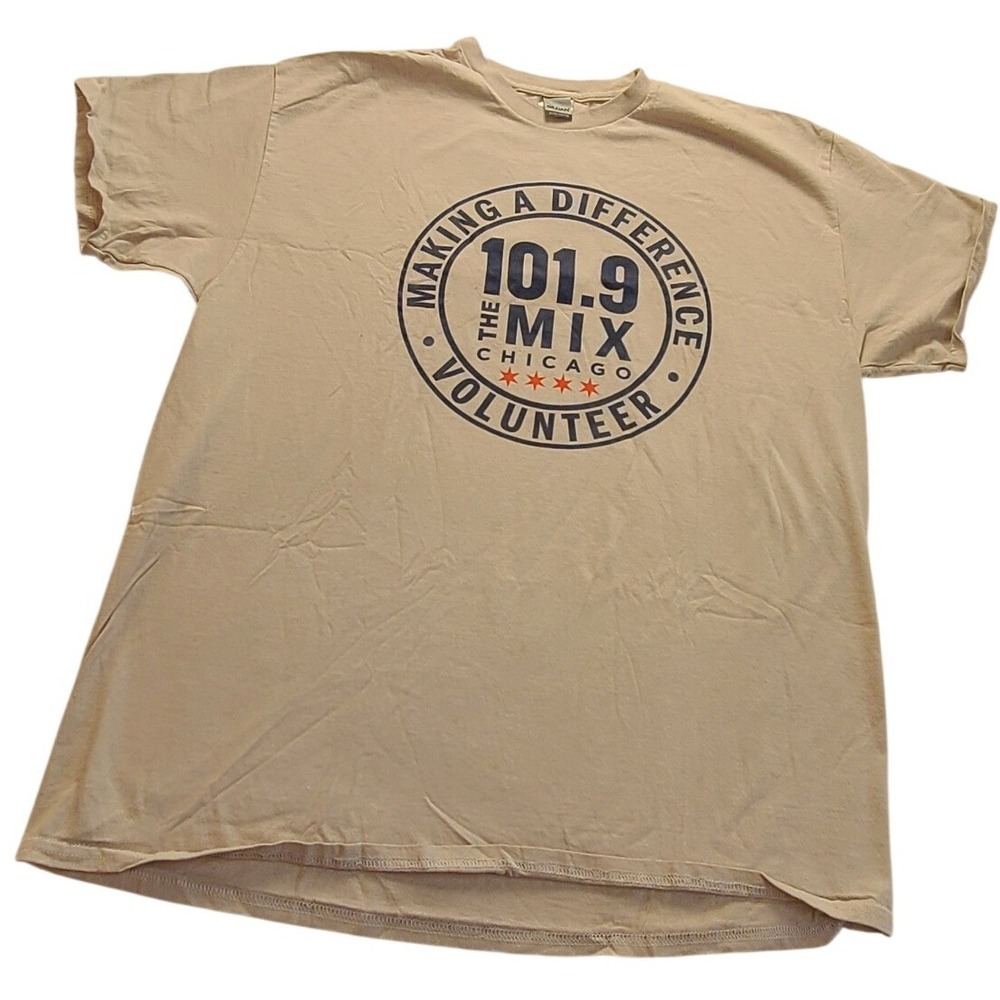 Gildan Chicago 101.9 Mix Volunteer T-Shirt Tan Chicago River Day 2022 Men's XL